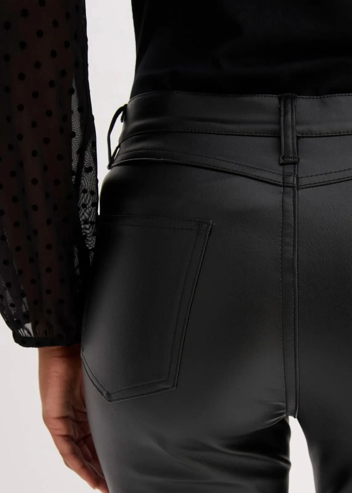 bonprix Nachhaltigere Materialien|Hosen^Lederimitat-Hose schwarz