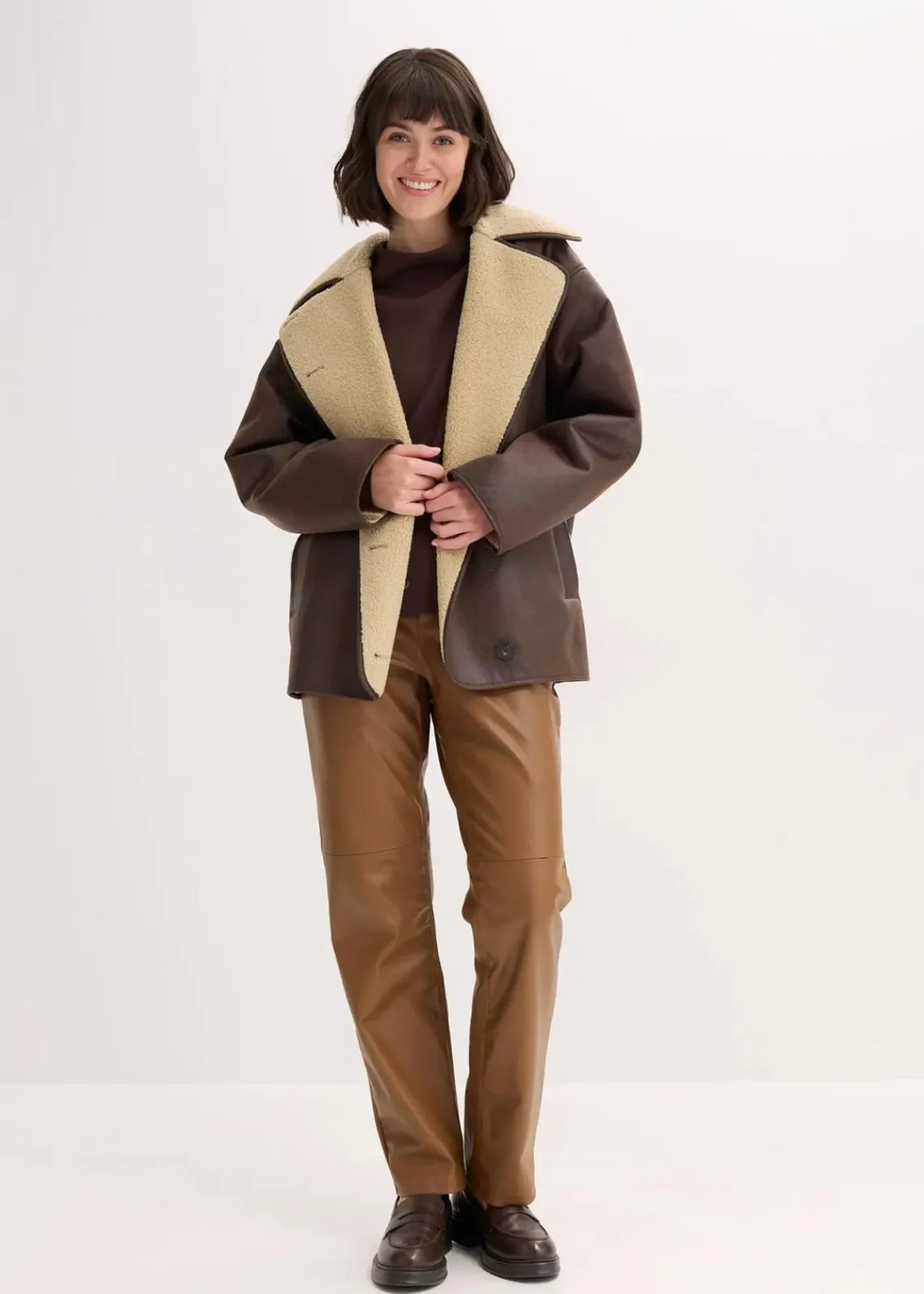 bonprix Bekleidung·Kleider|Hosen^Lederimitat-Hose mit Bequembund pimentbraun