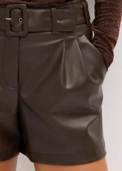 bonprix Hosen|Shorts^Lederimitat-Shorts mit Gürtel dunkelbraun