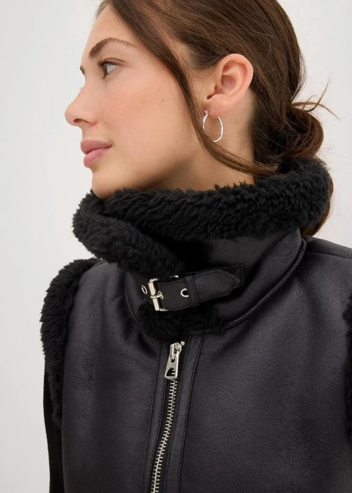 bonprix Nachhaltigere Materialien|Jacken & Mäntel^Lederimitat-Weste schwarz