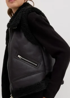 bonprix Nachhaltigere Materialien|Jacken & Mäntel^Lederimitat-Weste schwarz