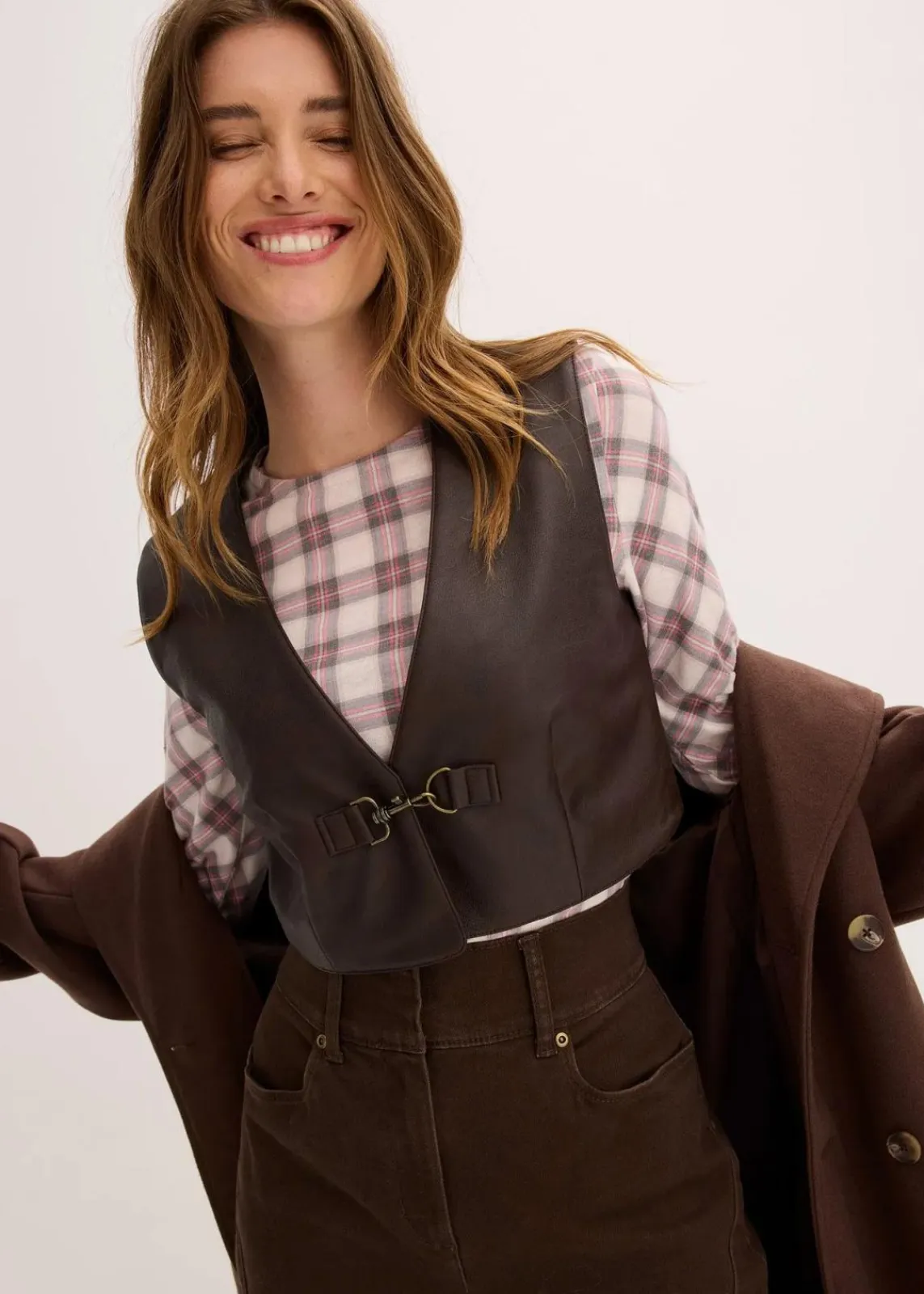 bonprix Jacken & Mäntel^Lederimitat-Weste im Used-Look dunkelbraun