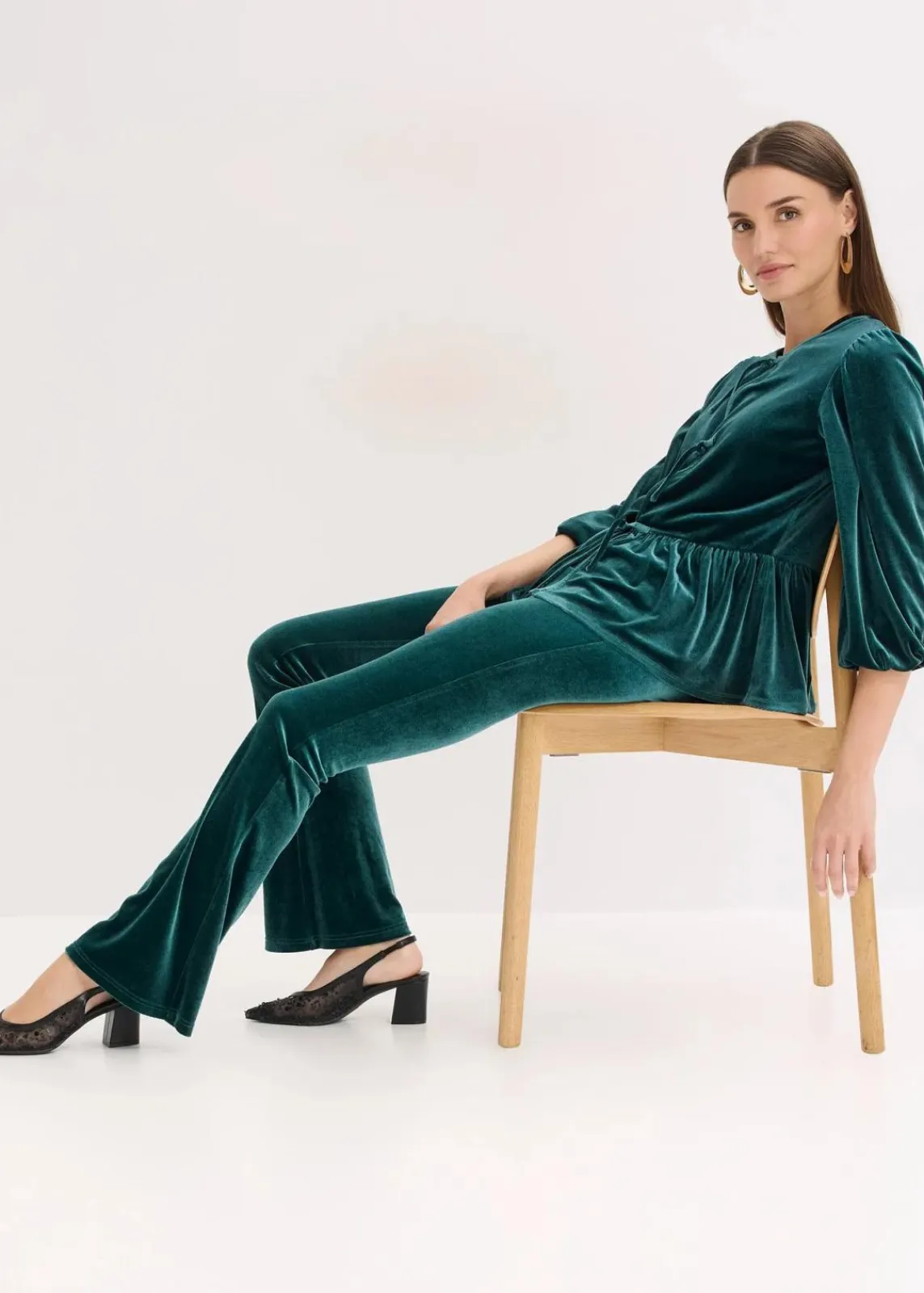 bonprix Hosen^Leggings aus softem Samt tiefgrün