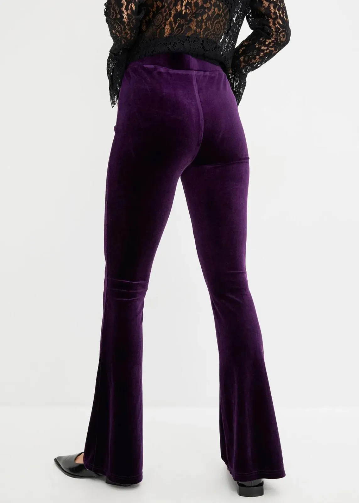 bonprix Hosen^Leggings aus softem Samt dunkellila
