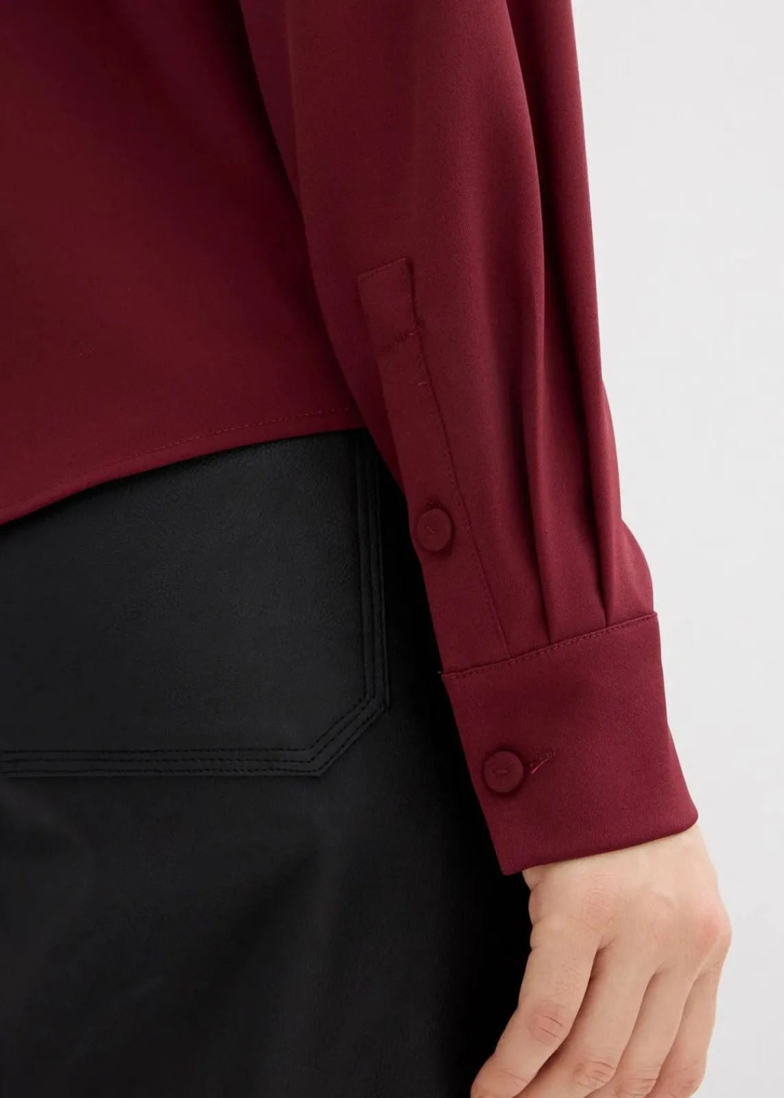 bonprix Blusen & Tuniken|Bekleidung·Jacken & Mäntel^Leicht glänzendes Blusenshirt ahornrot
