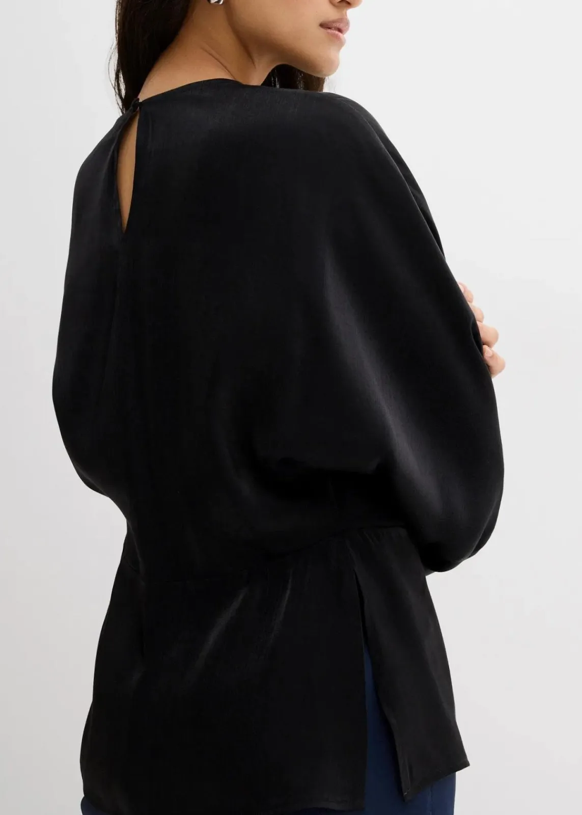 bonprix Bekleidung·Jacken & Mäntel|Blusen & Tuniken^Leicht glänzendes Blusenshirt aus Viskose-Mix schwarz