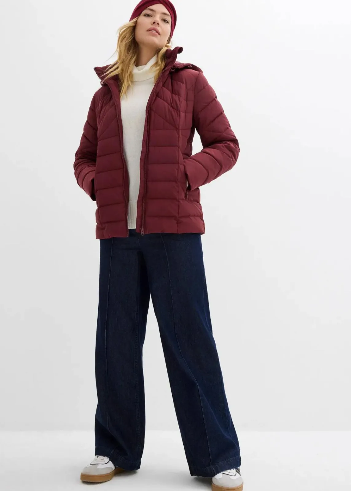 bonprix Jacken & Mäntel|Bekleidung·Hosen^Leichte Steppjacke mit abnehmbarer Kapuze dunkelbeere
