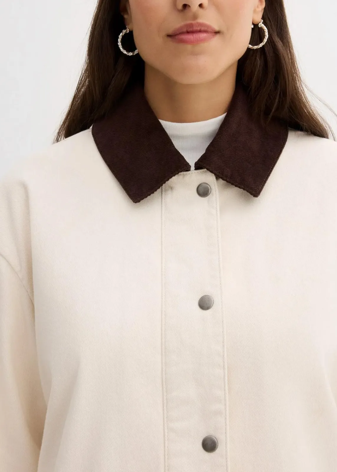 bonprix Jacken & Mäntel|Bekleidung·Hosen^leichte Twill-Jacke mit Cordkragen naturbeige
