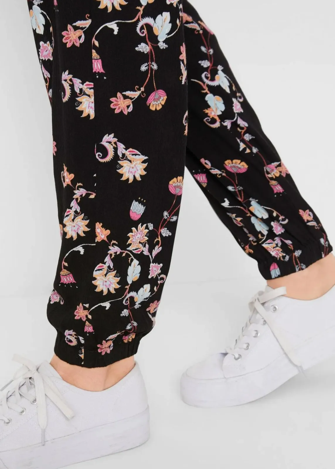 bonprix Umstandsmode^Leichte Umstandshose aus Viskose, Loose Fit schwarz bedruckt