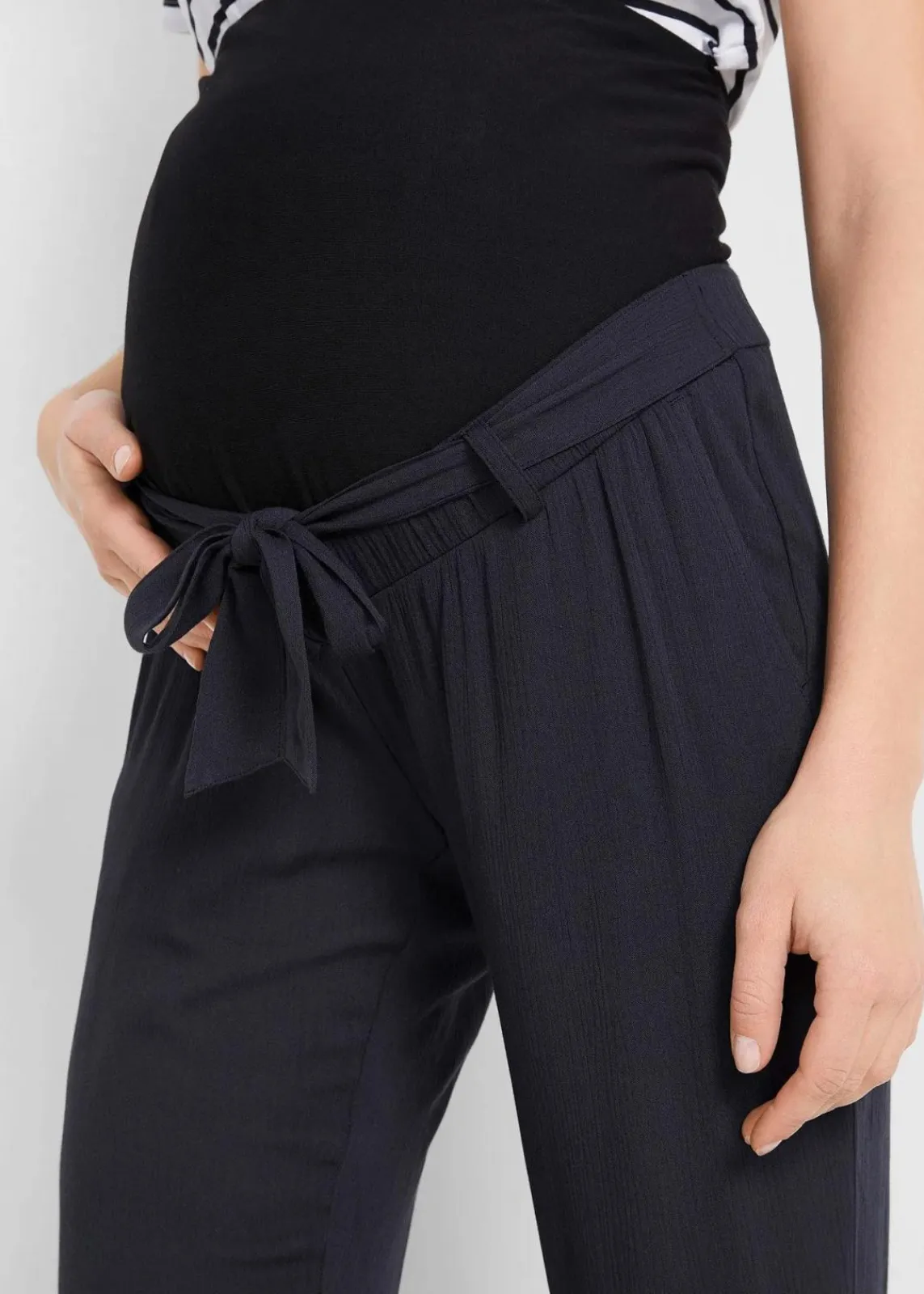 bonprix Umstandsmode^Leichte Umstandshose aus Viskose, Loose Fit schwarz