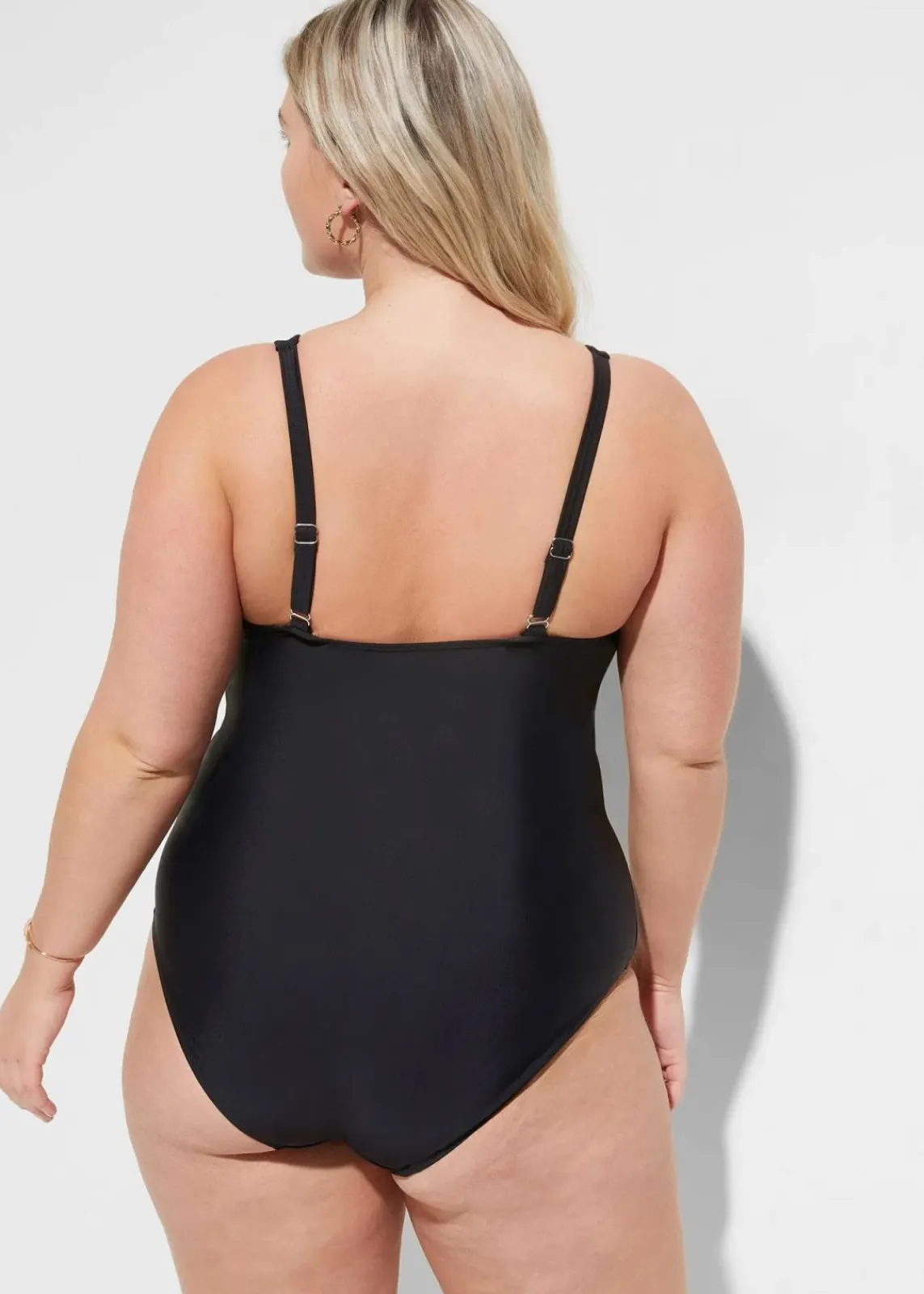 bonprix Nachhaltigere Materialien|Shapewear^Light Shape-Badeanzug mit V-Ausschnitt schwarz