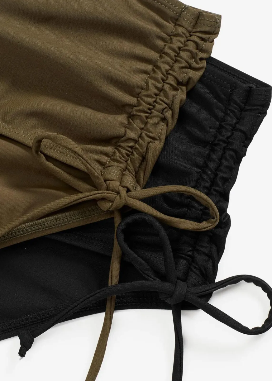 bonprix Nachhaltigere Materialien|Mix & Match^Light Shape-Bikinihose (2er Pack) schwarz + oliv