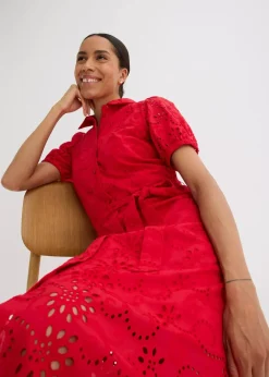 bonprix Kleider^Lochstickerei-Blusenkleid aus reiner Baumwolle tiefrot