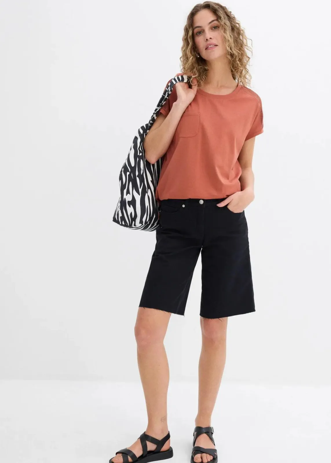 bonprix Shirts & Tops|Nachhaltigere Materialien^Lockeres Shirt mit Spitze cognac