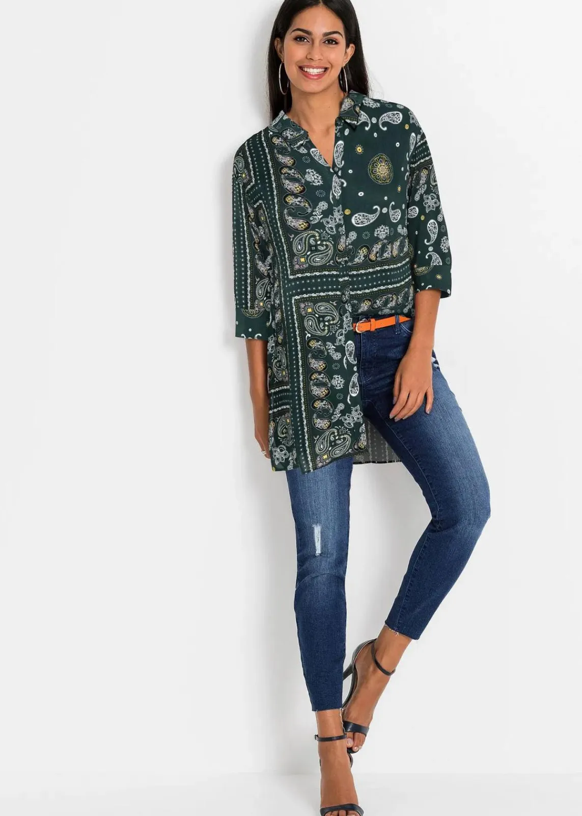 bonprix Bekleidung·Jacken & Mäntel|Blusen & Tuniken^Longbluse dunkelgrün paisley