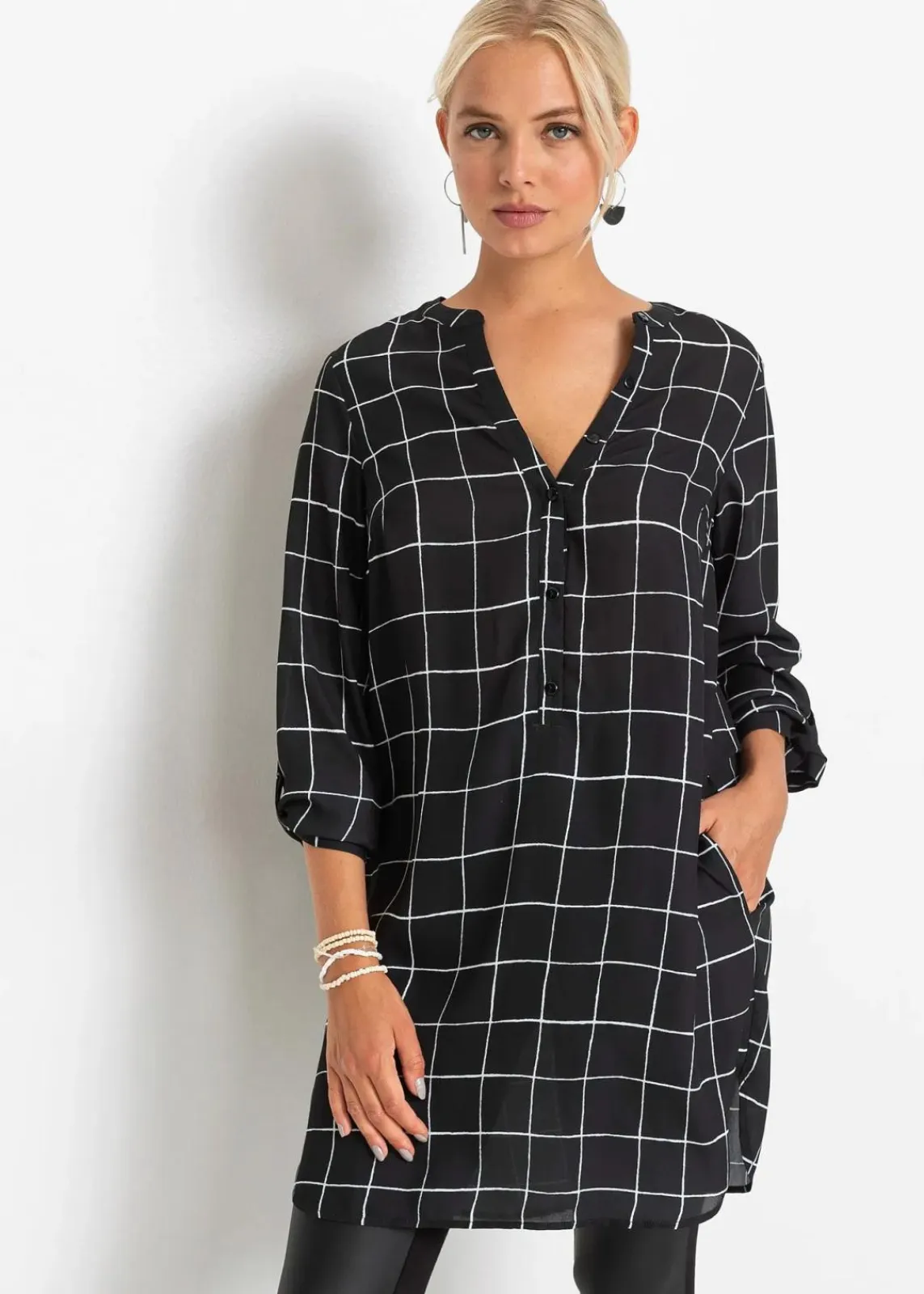 bonprix Bekleidung·Jacken & Mäntel|Blusen & Tuniken^Longbluse schwarz/weiß kariert