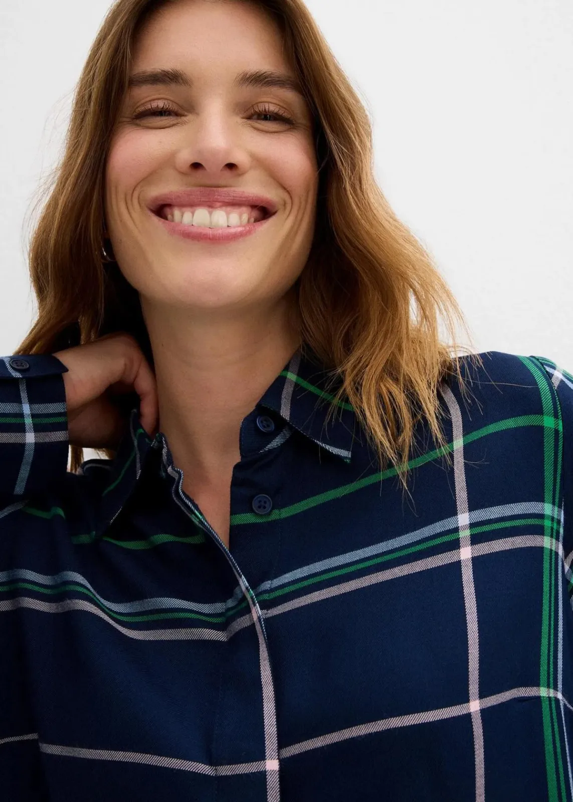 bonprix Bekleidung·Jacken & Mäntel|Blusen & Tuniken^Longbluse aus fließender Viskose dunkelblau kariert