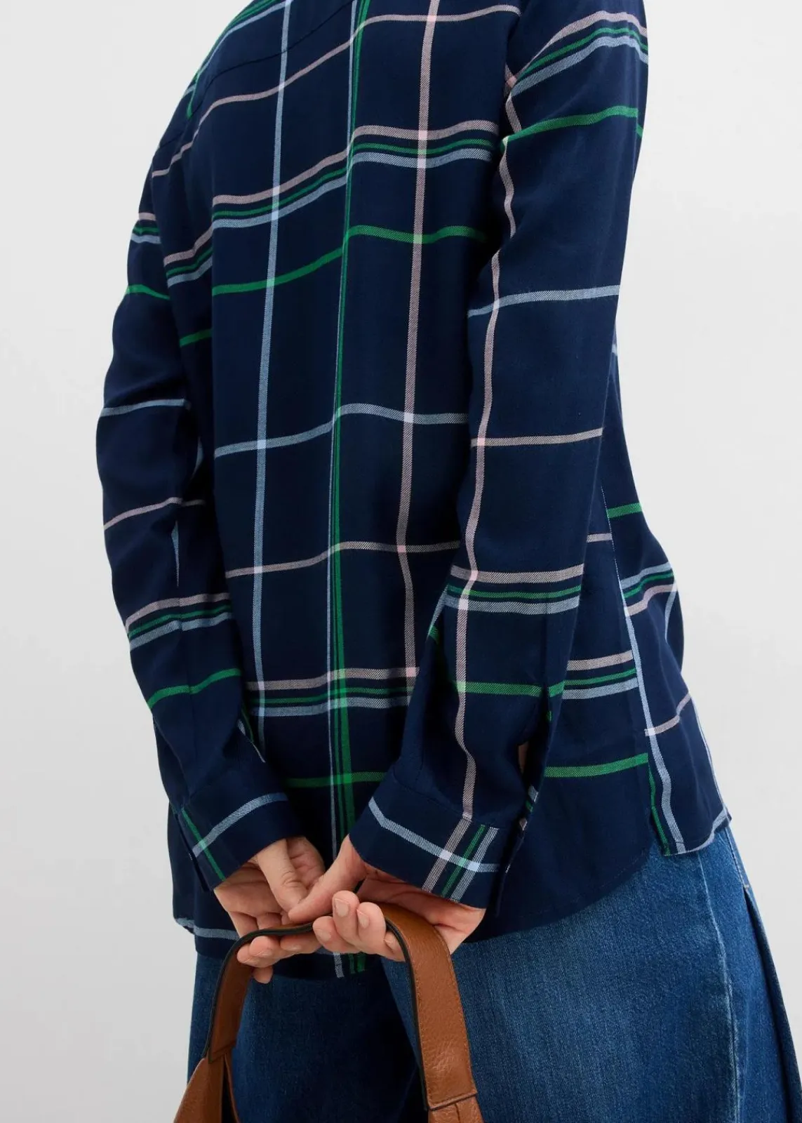 bonprix Bekleidung·Jacken & Mäntel|Blusen & Tuniken^Longbluse aus fließender Viskose dunkelblau kariert