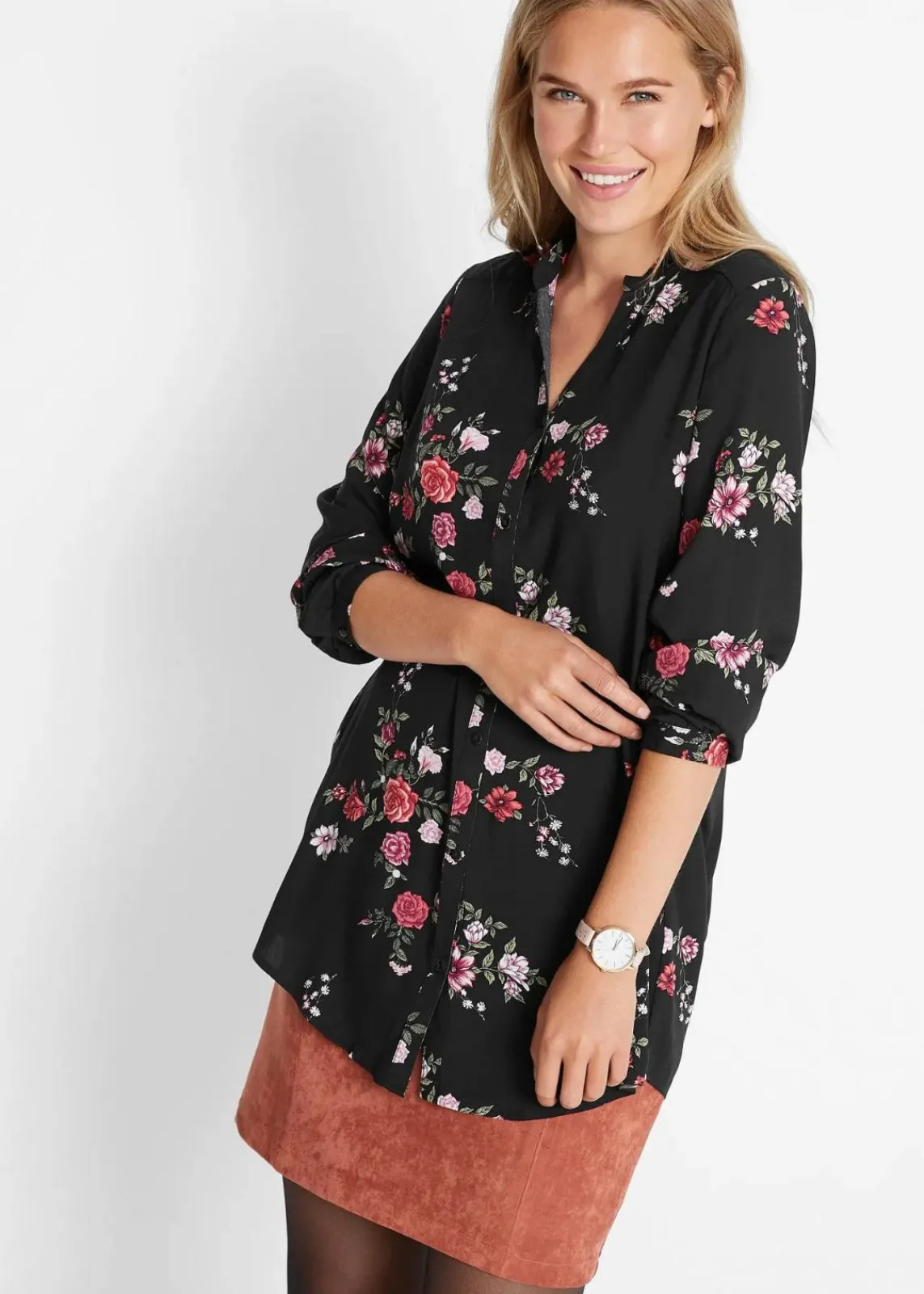 bonprix Bekleidung·Jacken & Mäntel|Nachhaltigere Materialien^Longbluse aus fließender Viskose schwarz geblümt