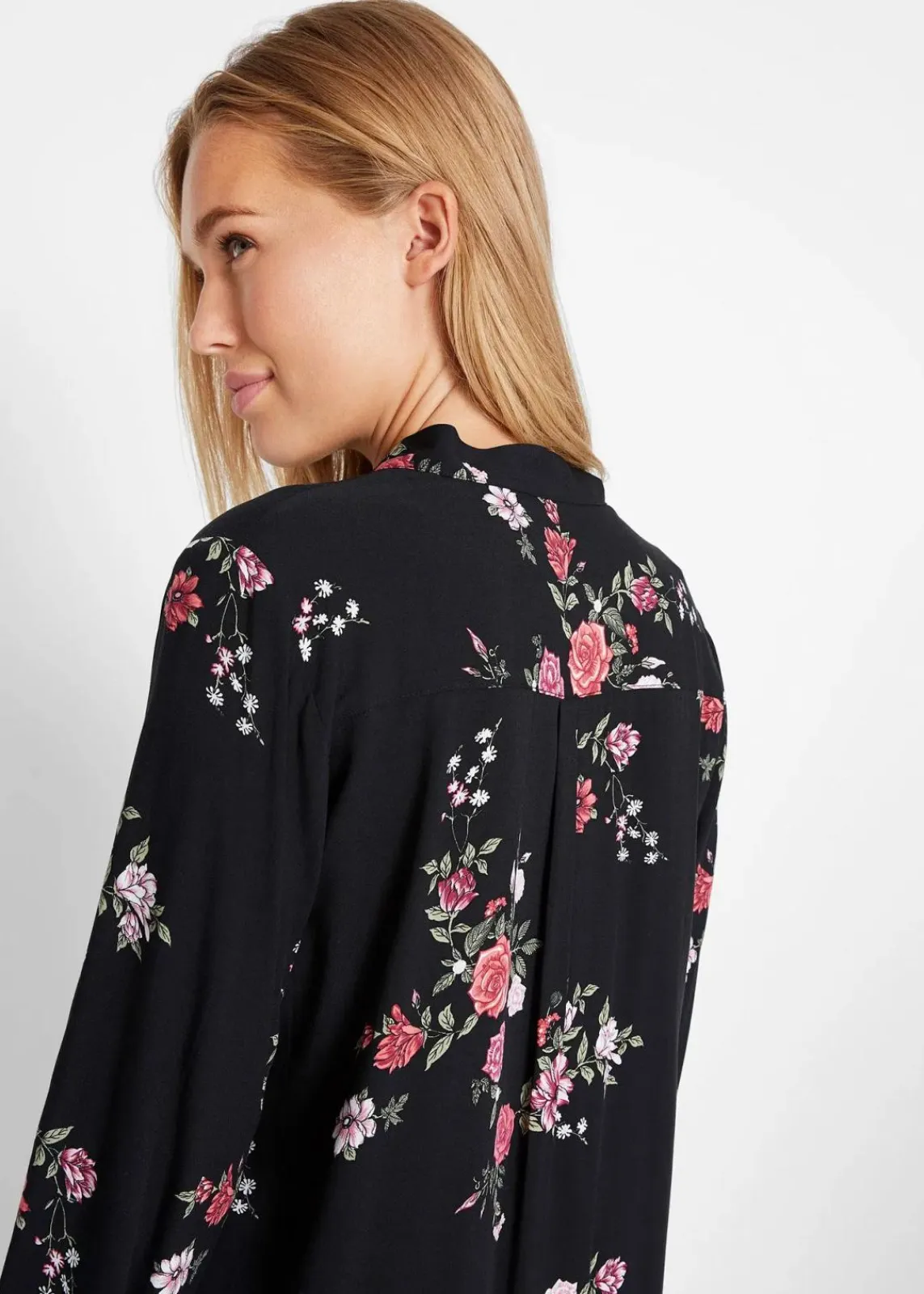 bonprix Bekleidung·Jacken & Mäntel|Nachhaltigere Materialien^Longbluse aus fließender Viskose schwarz geblümt