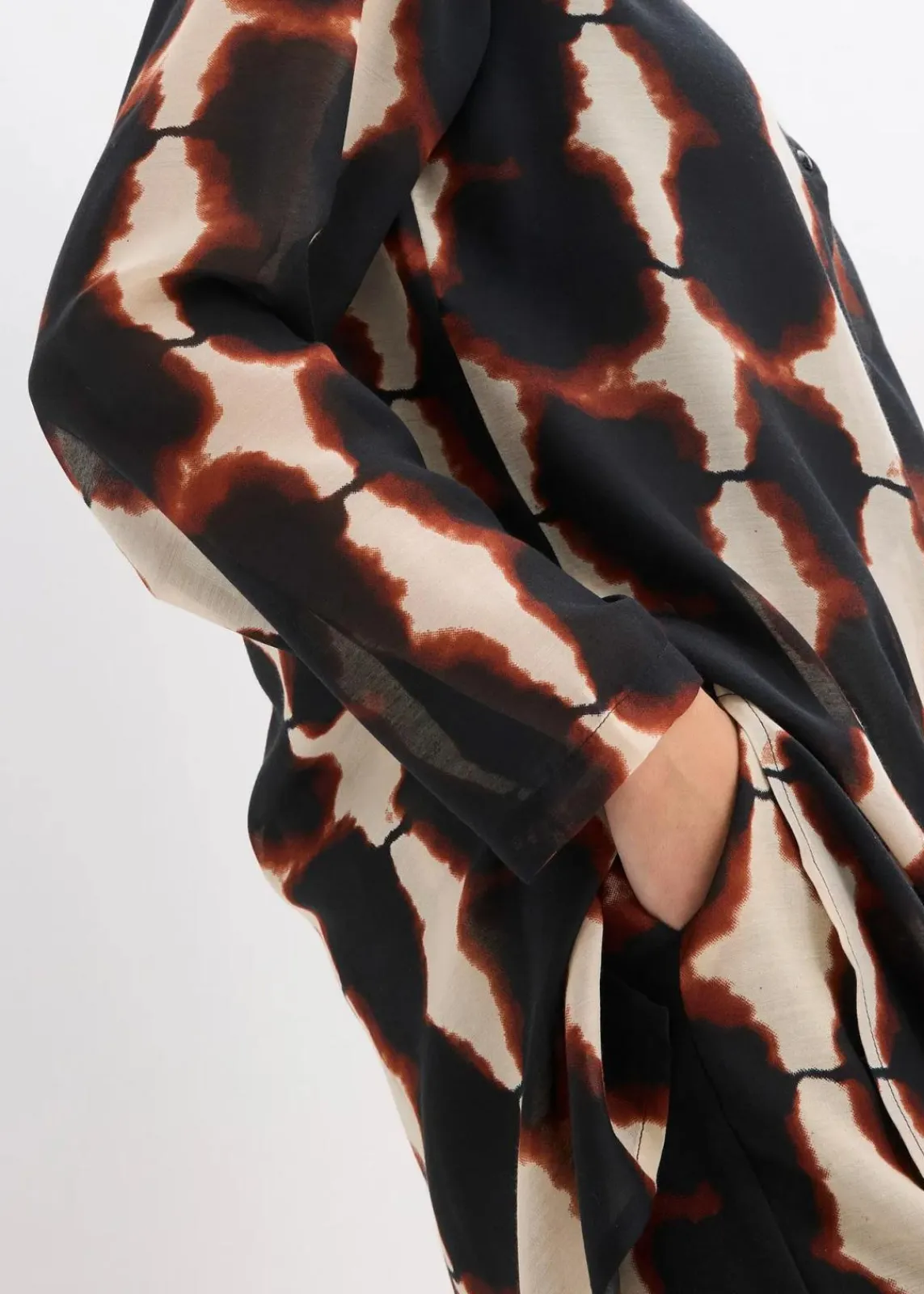 bonprix Zweiteiler & Sets|Blusen & Tuniken^Longbluse mit Batik-Print schwarz/beige bedruckt