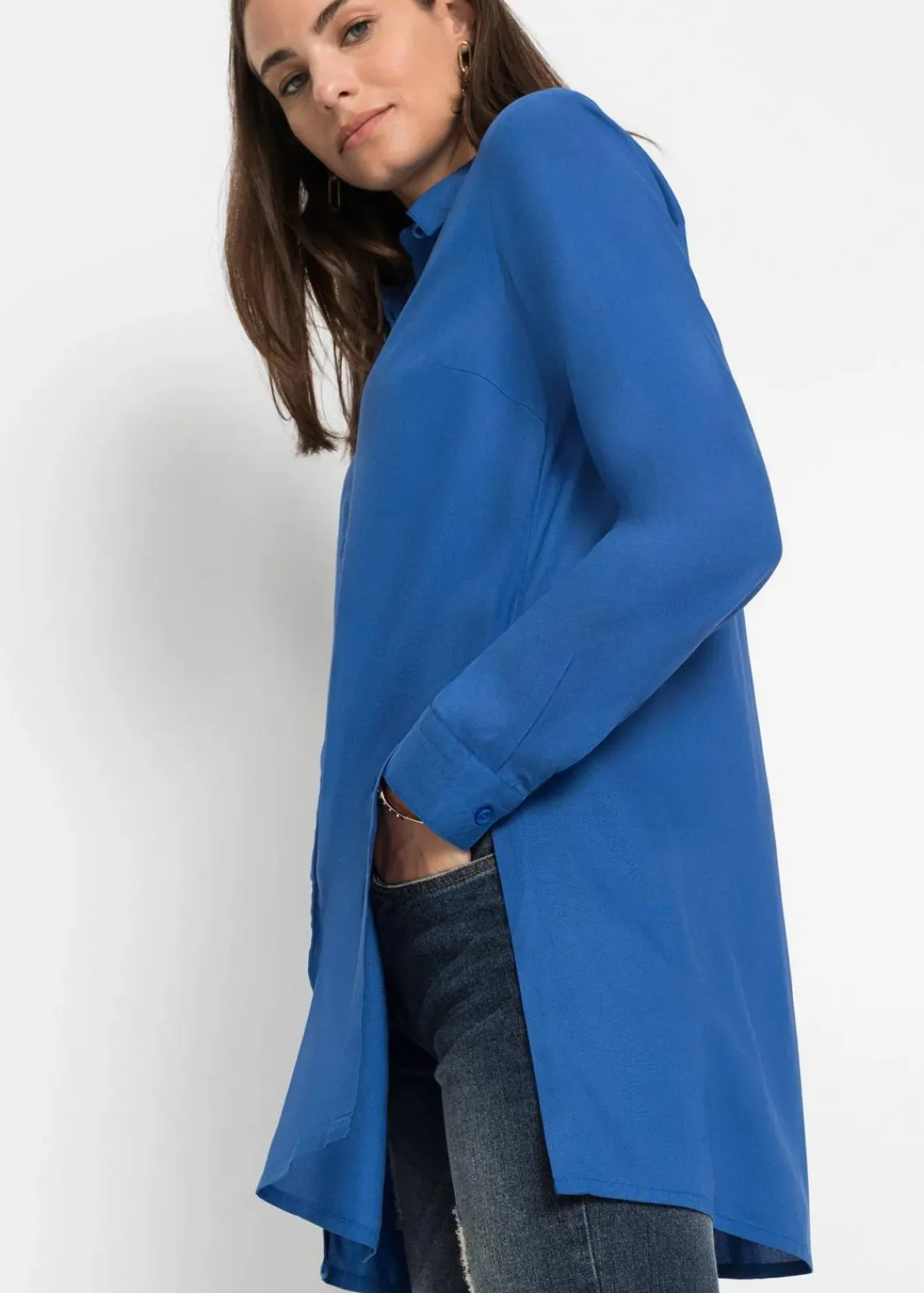 bonprix Blusen & Tuniken|Nachhaltigere Materialien^Longbluse mit Schlitz aus fließender Viskose arktikblau