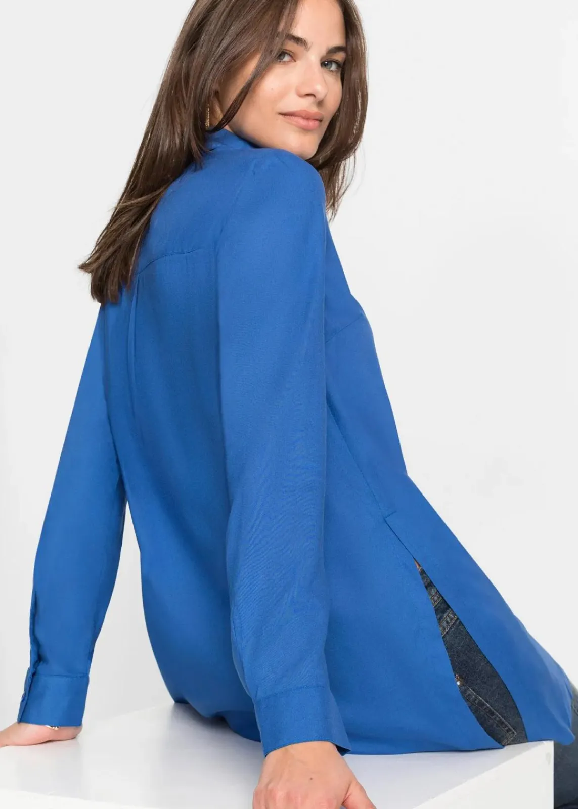 bonprix Blusen & Tuniken|Nachhaltigere Materialien^Longbluse mit Schlitz aus fließender Viskose arktikblau
