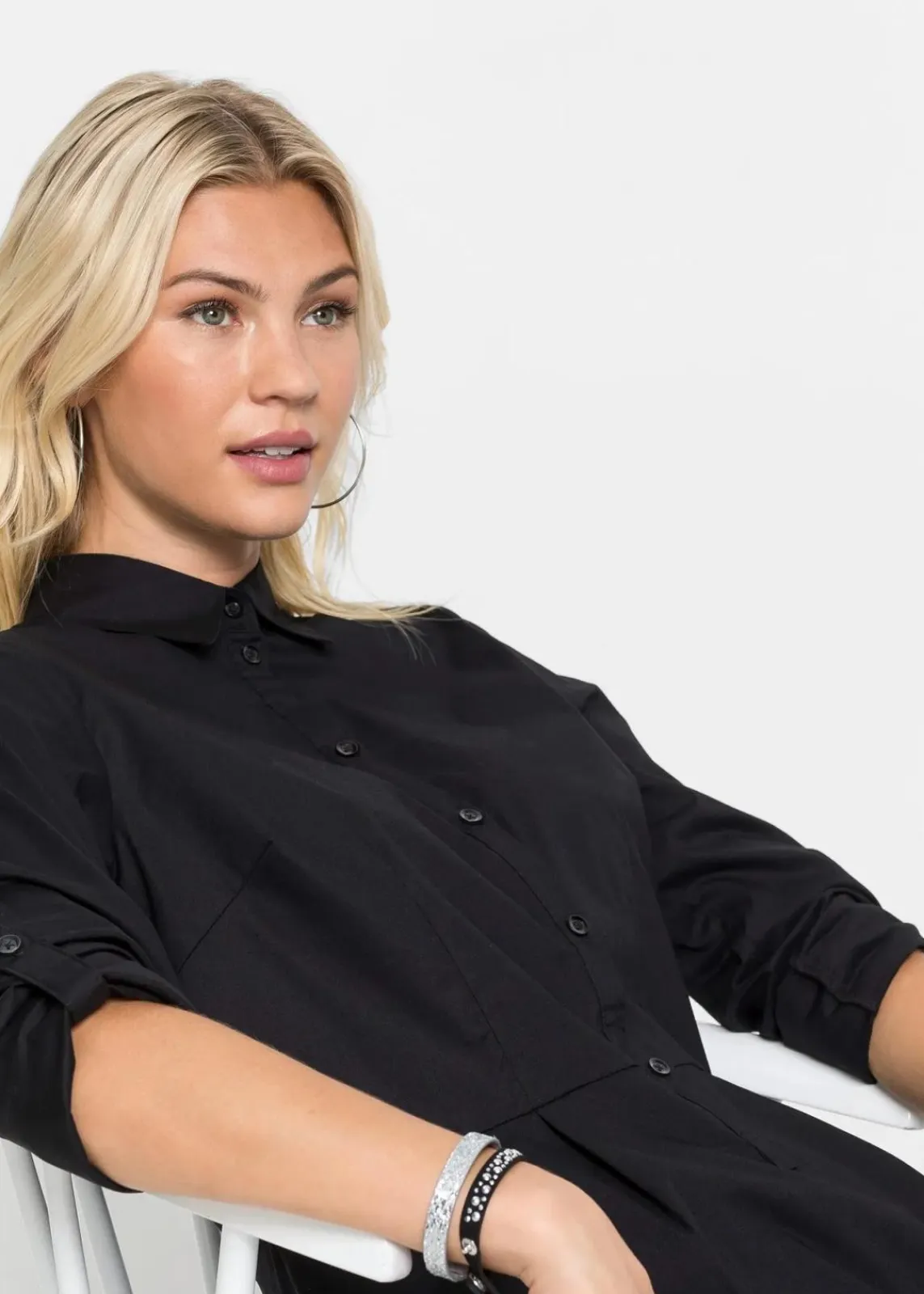 bonprix Bekleidung·Jacken & Mäntel|Blusen & Tuniken^Longbluse mit Volant schwarz
