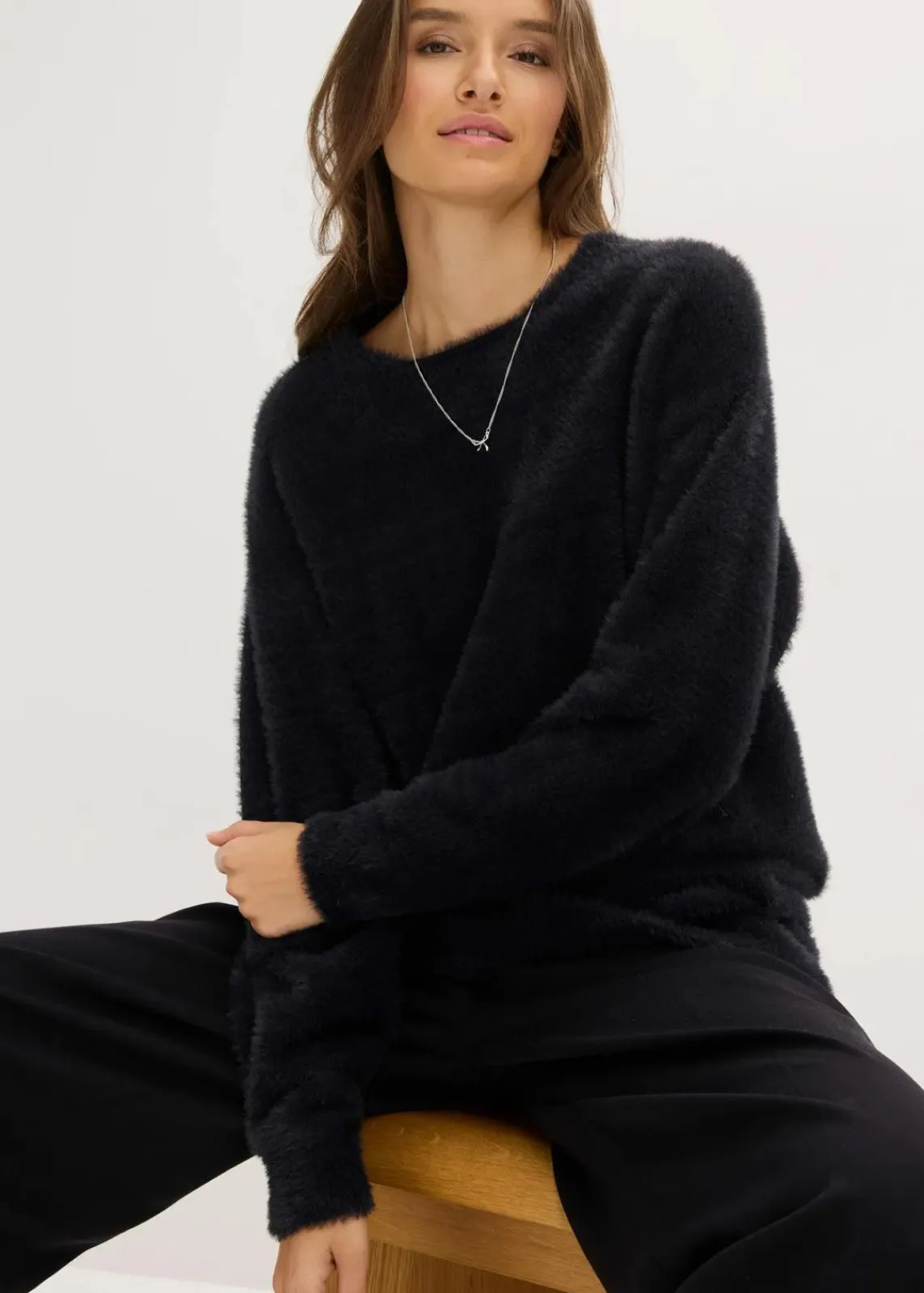 bonprix Pullover & Strickjacken|Strickmode^Longpullover aus weichem Federgarn schwarz