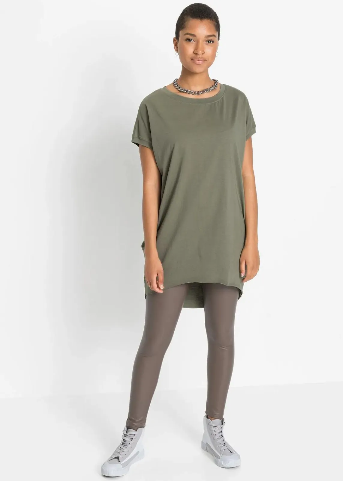 bonprix Shirts & Tops^Longshirt aus reiner Baumwolle oliv