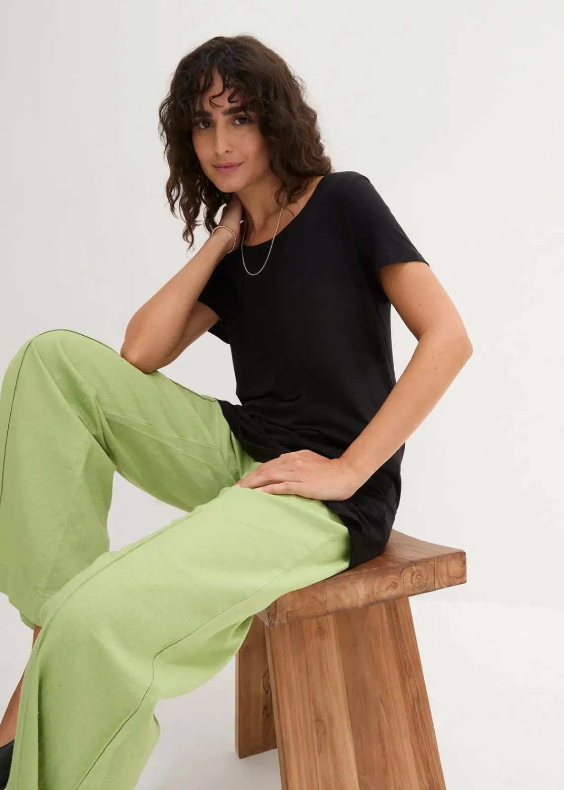bonprix Bekleidung·Röcke|Nachhaltigere Materialien^Longshirt aus softer Viskose schwarz