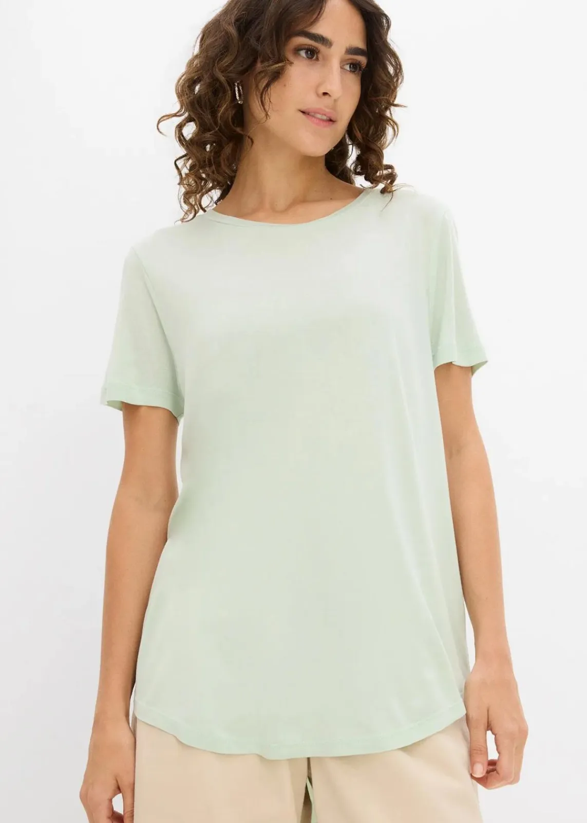 bonprix Nachhaltigere Materialien|Shirts & Tops^Longshirt aus softer Viskose hellschilf
