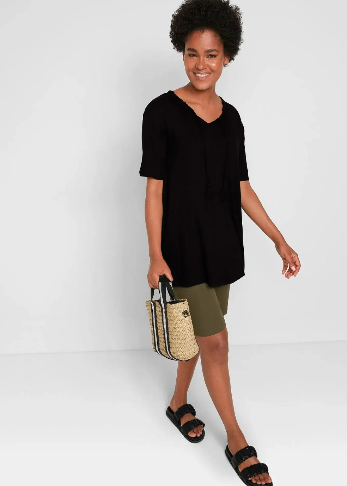 bonprix Nachhaltigere Materialien|Shirts & Tops^Longshirt aus Viskose-Mix schwarz