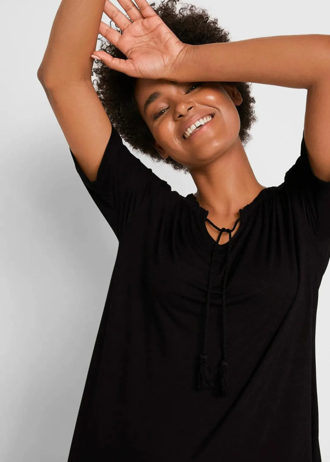 bonprix Nachhaltigere Materialien|Shirts & Tops^Longshirt aus Viskose-Mix schwarz