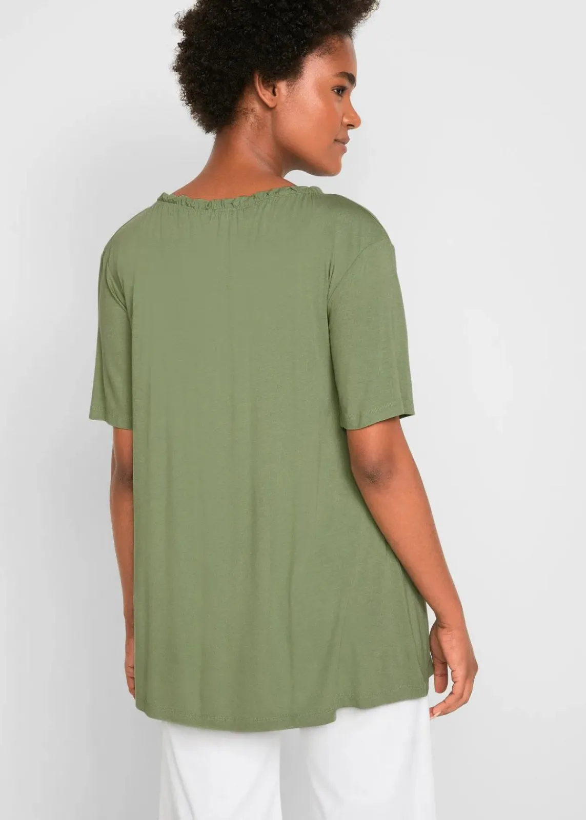 bonprix Shirts & Tops|Nachhaltigere Materialien^Longshirt aus Viskose-Mix piniengrün