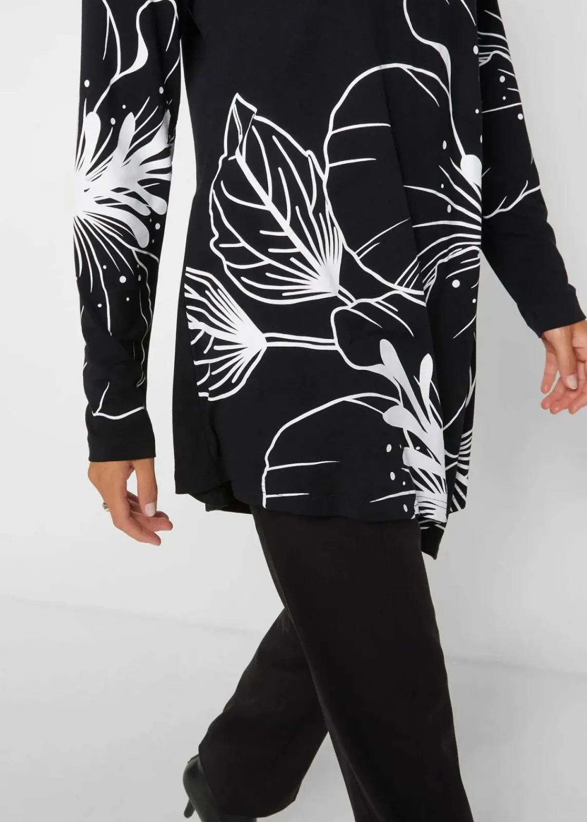 bonprix Shirts & Tops^Longshirt mit Rollkragen schwarz/weiß
