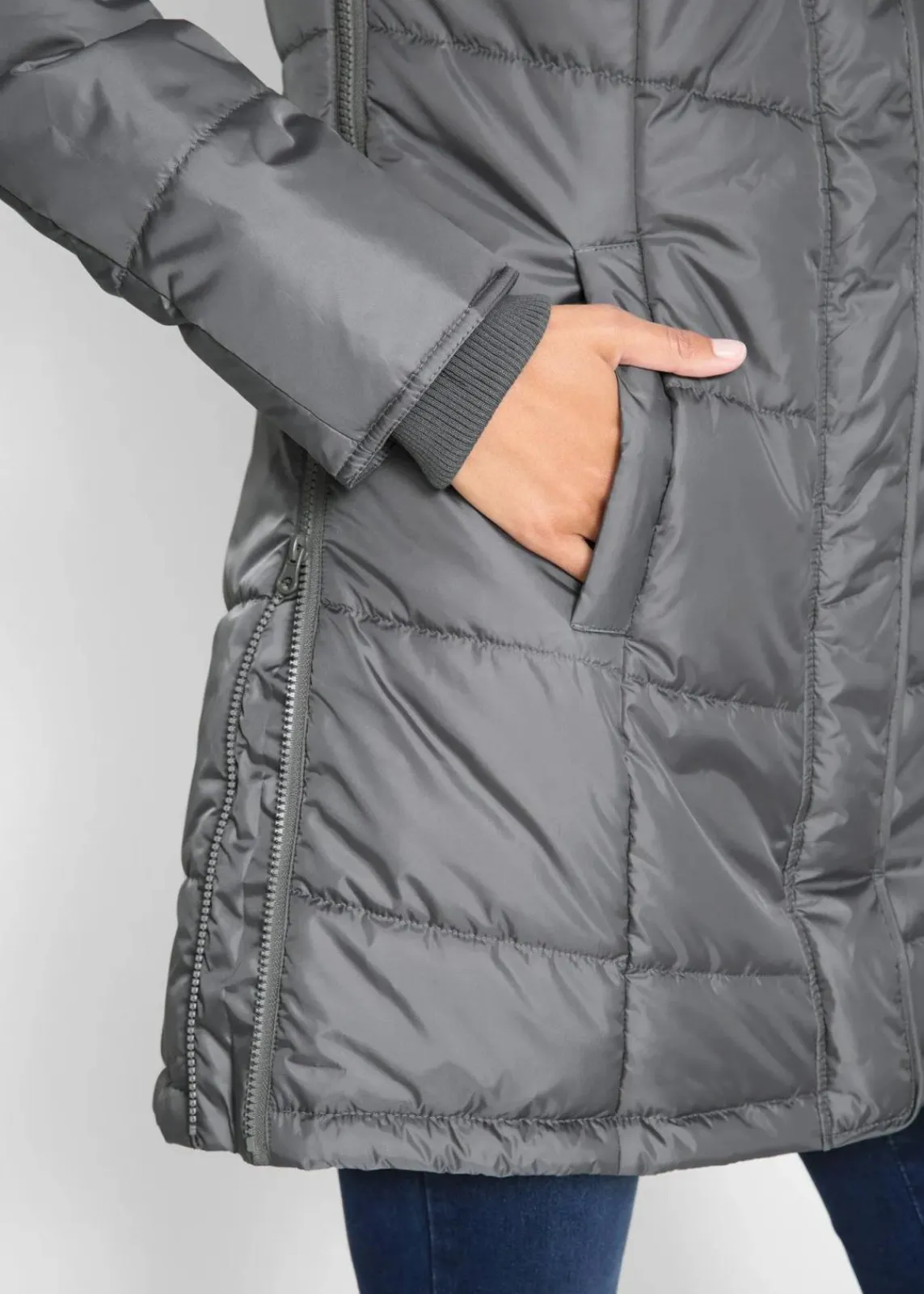 bonprix Jacken & Mäntel|Bekleidung·Hosen^Long-Steppjacke, wattiert mit Kragen und Kapuze rauchgrau