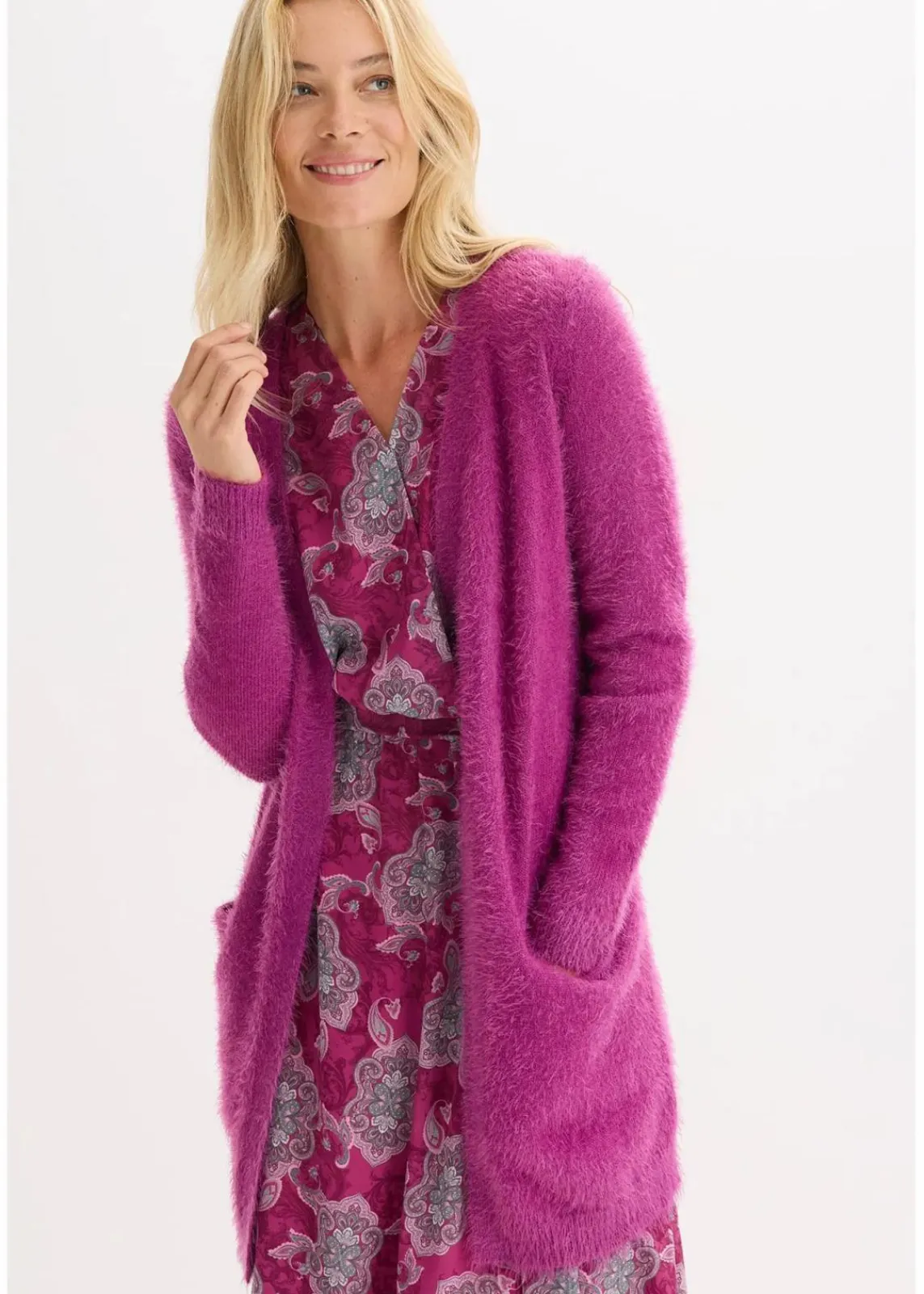 bonprix Bekleidung·Umstandsmode|Strickmode^Longstrickjacke in Flauschoptik dunkelfuchsia