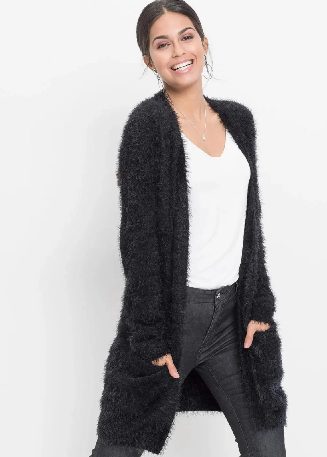bonprix Bekleidung·Umstandsmode|Strickmode^Longstrickjacke in Flauschoptik schwarz