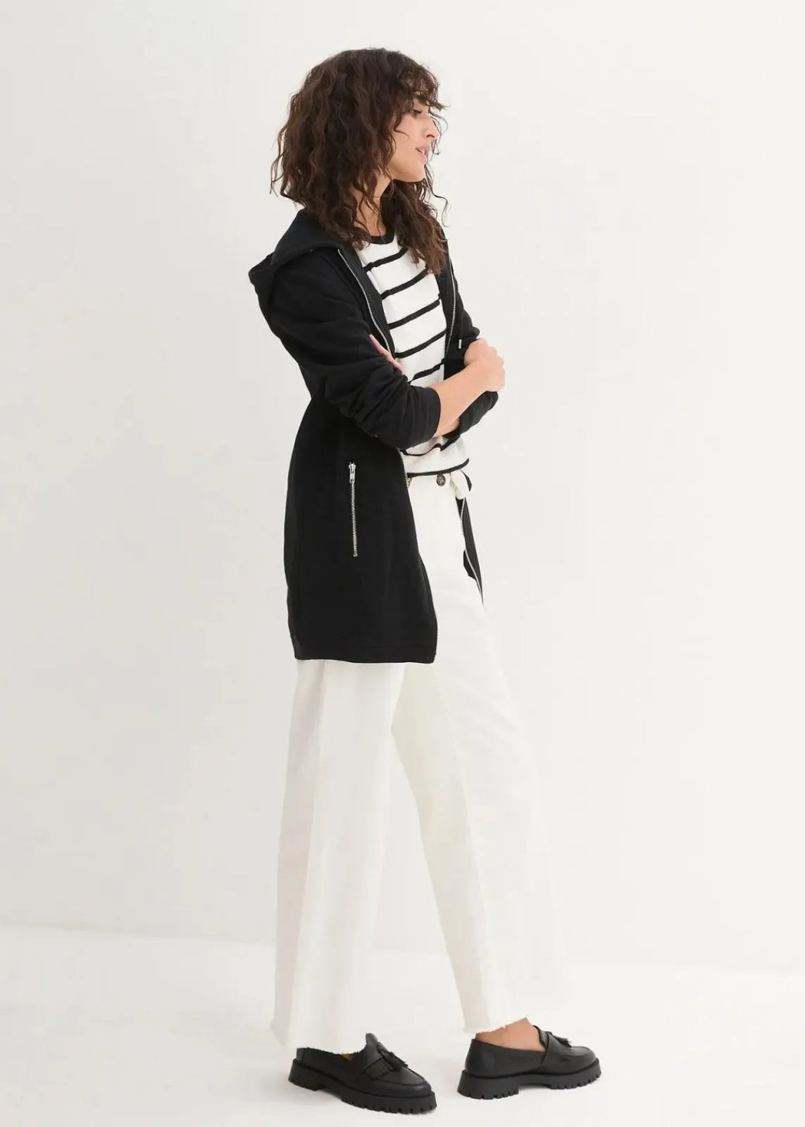 bonprix Bekleidung·Blusen & Tuniken|Sweat^Long-Sweatjacke mit Reißverschlusstaschen schwarz