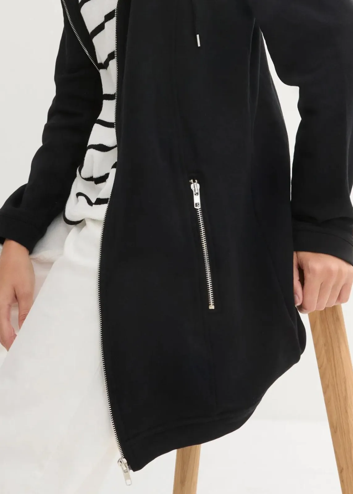 bonprix Bekleidung·Blusen & Tuniken|Sweat^Long-Sweatjacke mit Reißverschlusstaschen schwarz