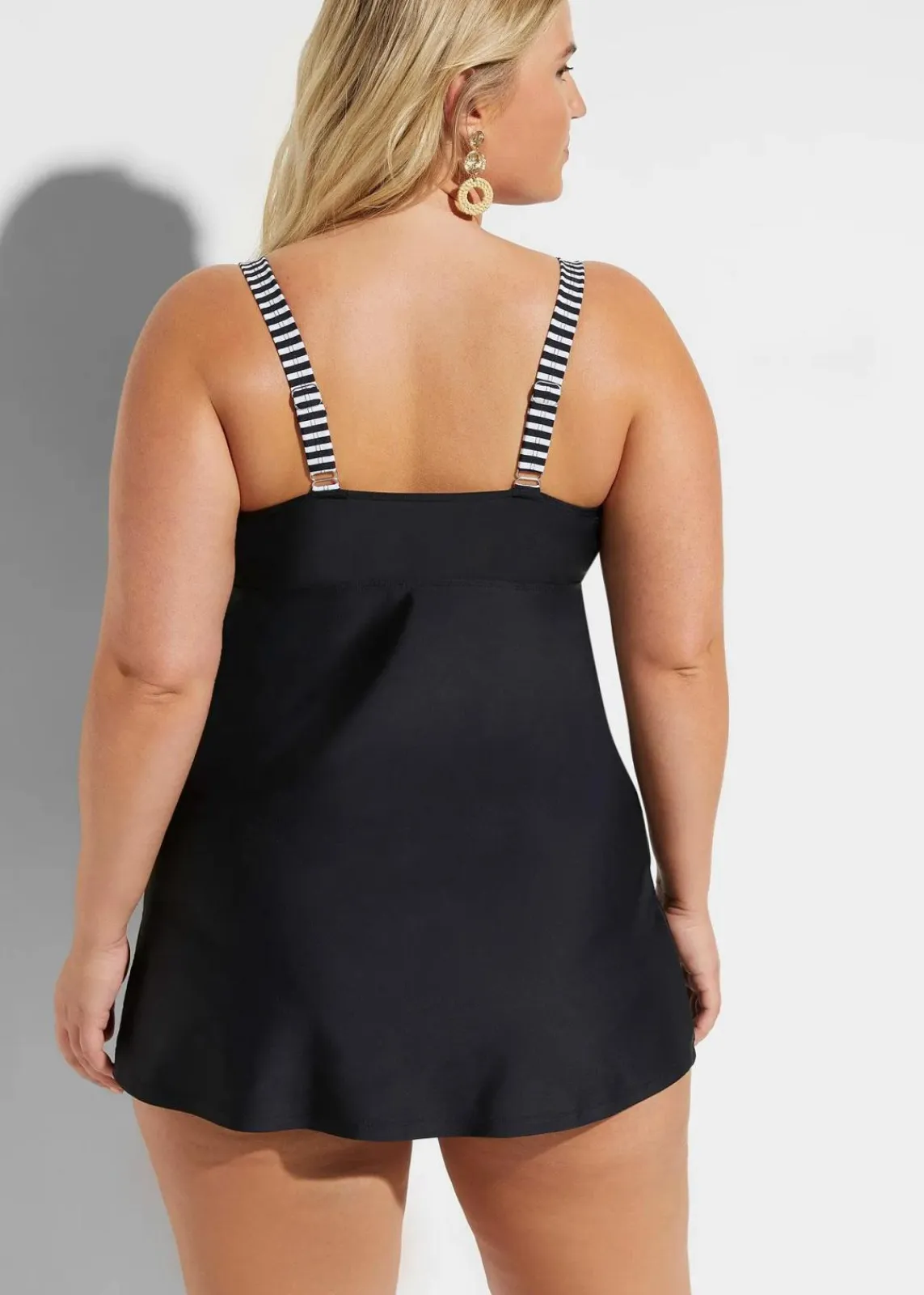 bonprix Nachhaltigere Materialien|Bedeckende Bademode^Long-Tankini (2-tlg. Set) mit Highwaist-Bikinihose schwarz graphisch