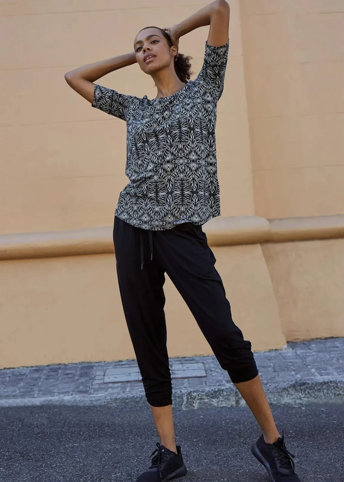 bonprix Wäsche·Homewear|Bekleidung·Strickmode^Loungewear Haremshose mit gerafftem Saum schwarz