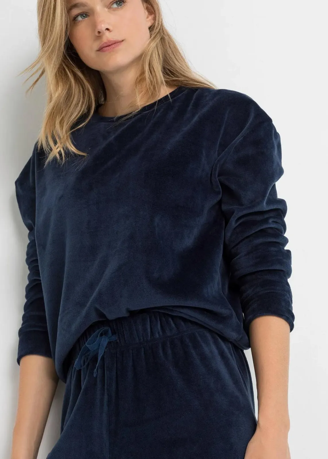 bonprix Wäsche·Homewear|Wäsche·Nachtwäsche^Loungewear Hausanzug aus Samt dunkelblau