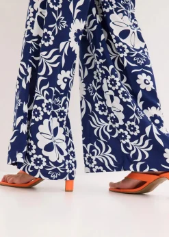bonprix Nachhaltigere Materialien|Hosen^Marlenehose aus fließender Viskose tiefseeblau/wollweiß bedruckt