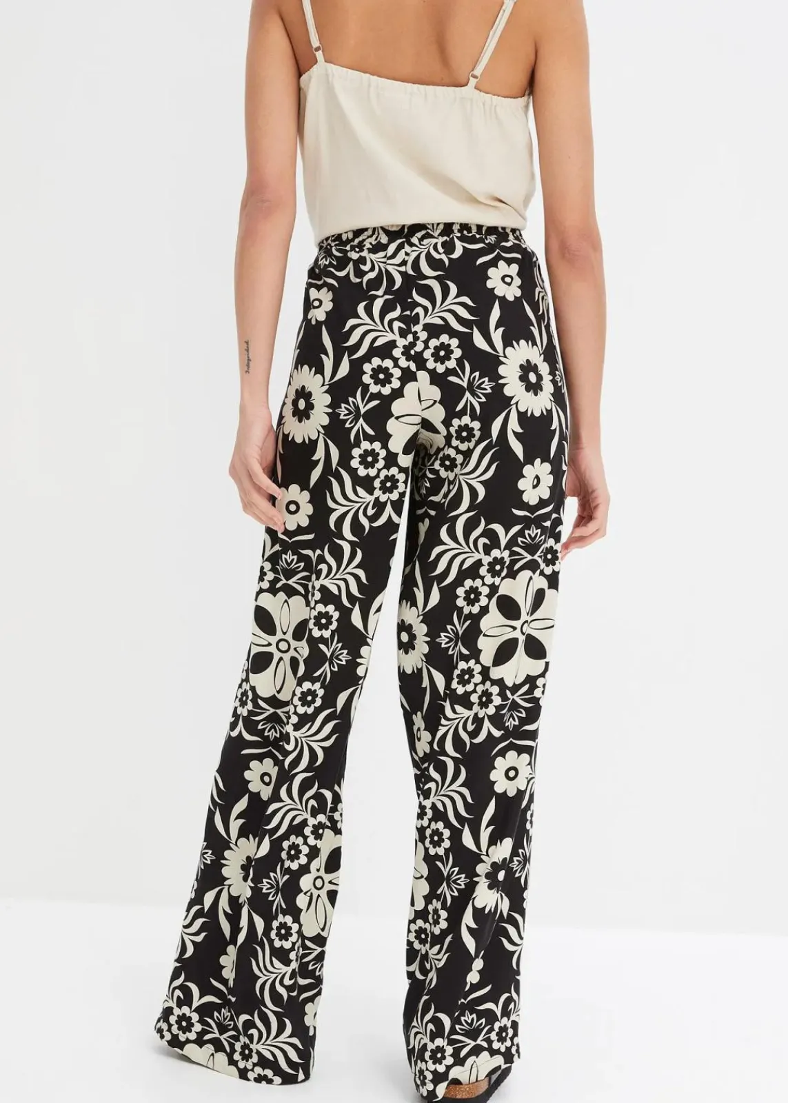 bonprix Bekleidung·Kleider|Hosen^Marlenehose aus fließender Viskose schwarz/kieselbeige bedruckt
