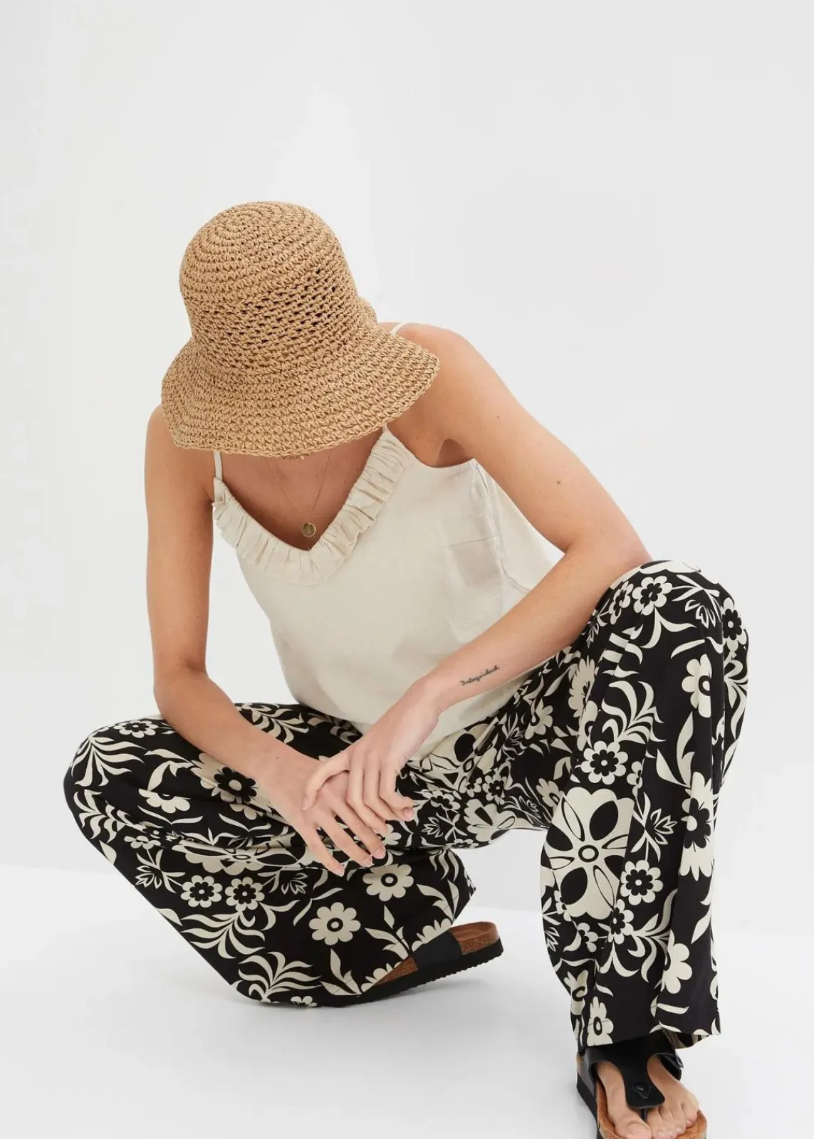 bonprix Bekleidung·Kleider|Hosen^Marlenehose aus fließender Viskose schwarz/kieselbeige bedruckt