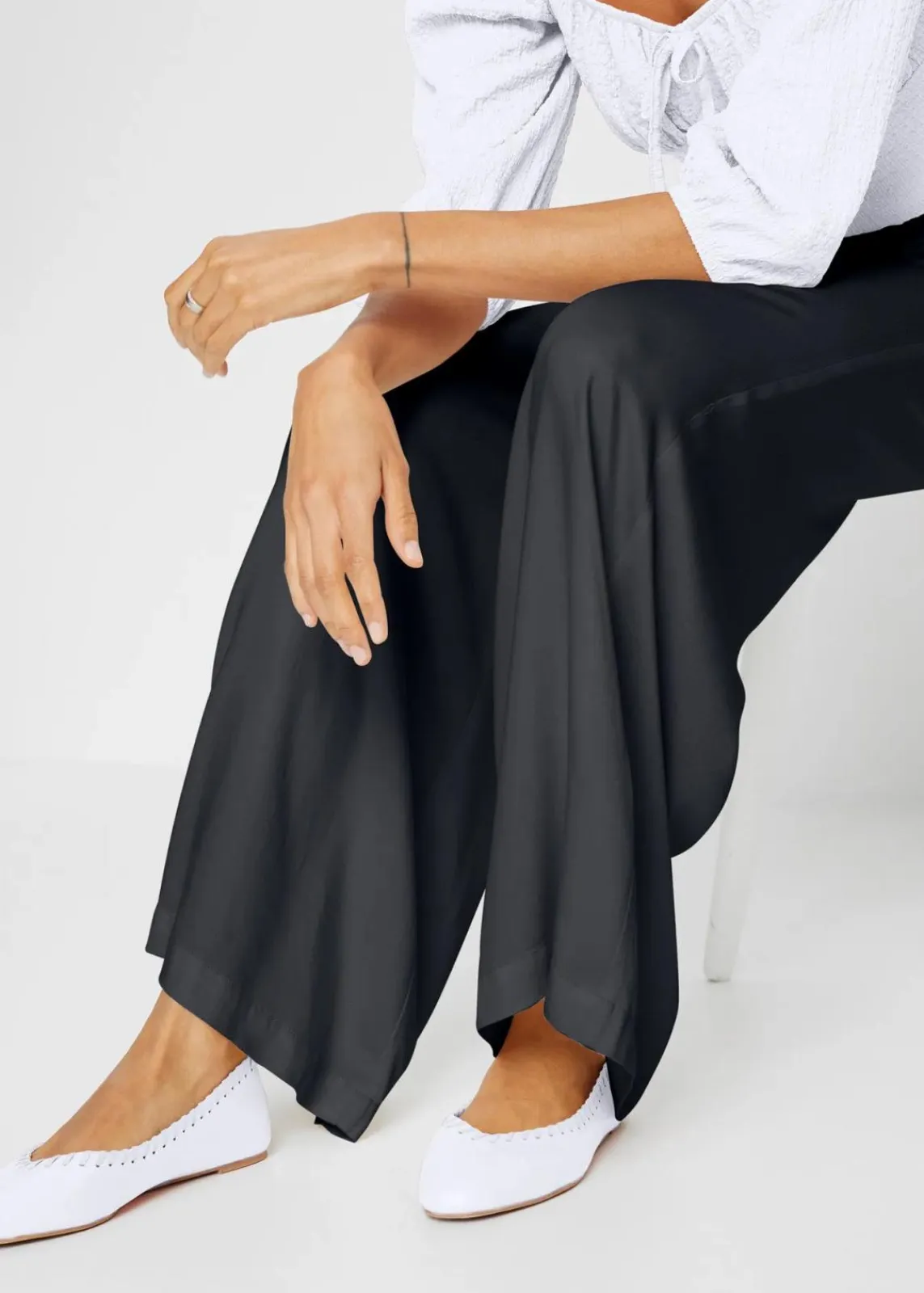 bonprix Bekleidung·Kleider|Hosen^Marlenehose aus leicht glänzender Viskose schwarz