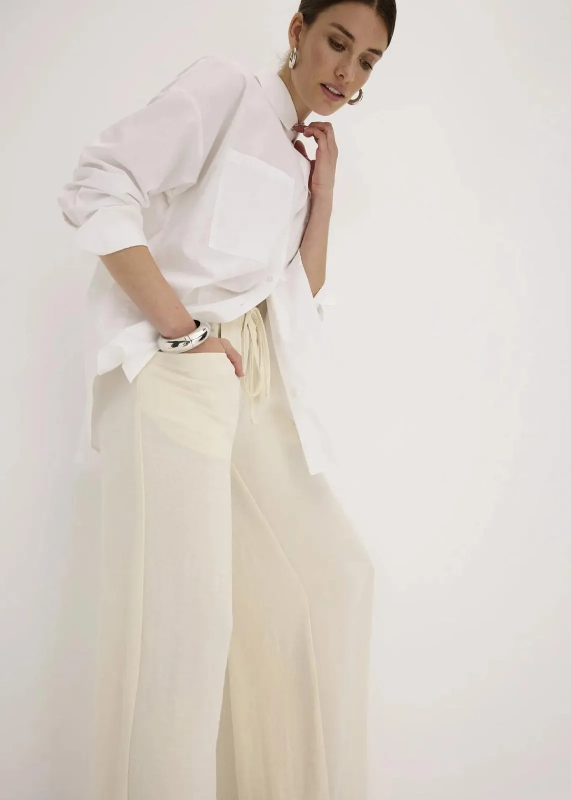 bonprix Bekleidung·Kleider|Hosen^Marlenehose aus leichtem Crêpe naturbeige