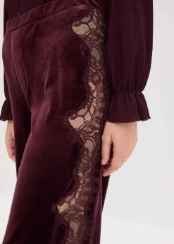 bonprix Hosen|Bekleidung·Kleider^Marlenehose aus softem Samt mit Spitzeneinsatz weinrot